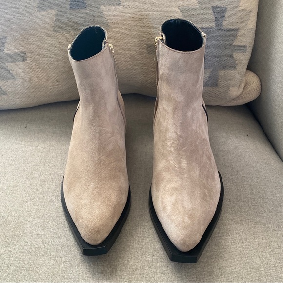 Jimmy Choo JUN suede ankle boots stucco/black NWB 38.5 - Picture 4 of 13